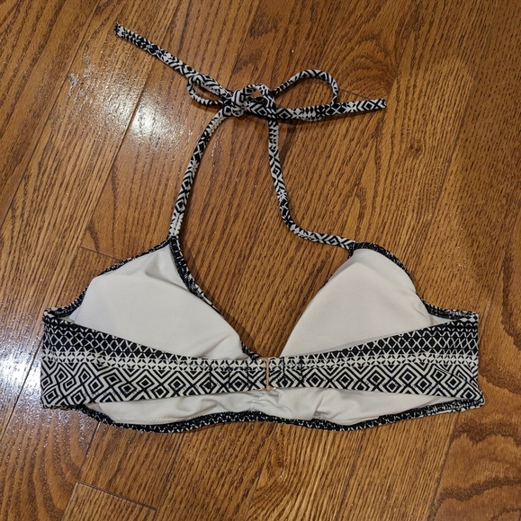 VICTORIA SECRET Swim Bikini Top size M - Picture 2 of 5